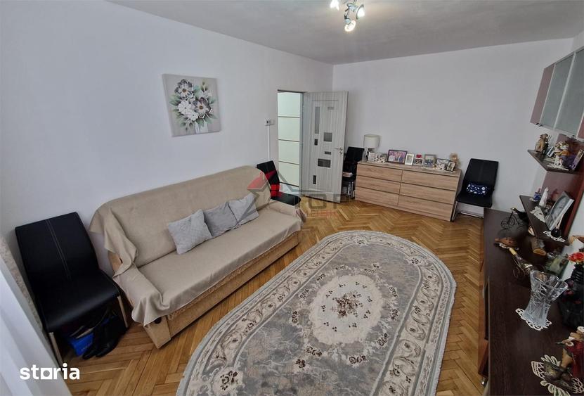 Etaj 1 - Mircea cel Batran, 2 camere decomandat, 54mp - 1