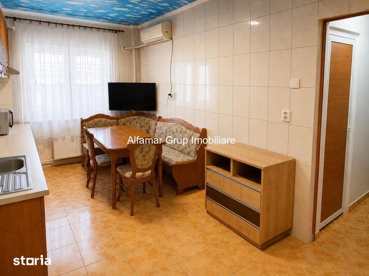 Apartament cu 4 camere decomandat în Berceni