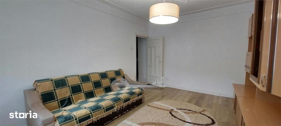Apartament cu 3 camere decomandat în Holboca