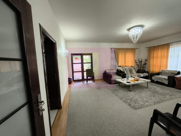 Casă cu 5 camere în Afumați