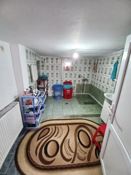 Casă cu 3 camere în Valea Roșie