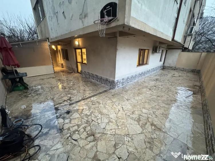 Apartament cu 2 camere decomandat în Casa de Cultură