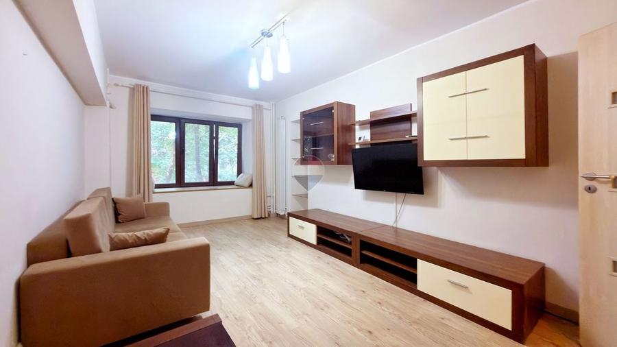 Apartament cu 3 camere decomandat, mobilat în Mihai Bravu