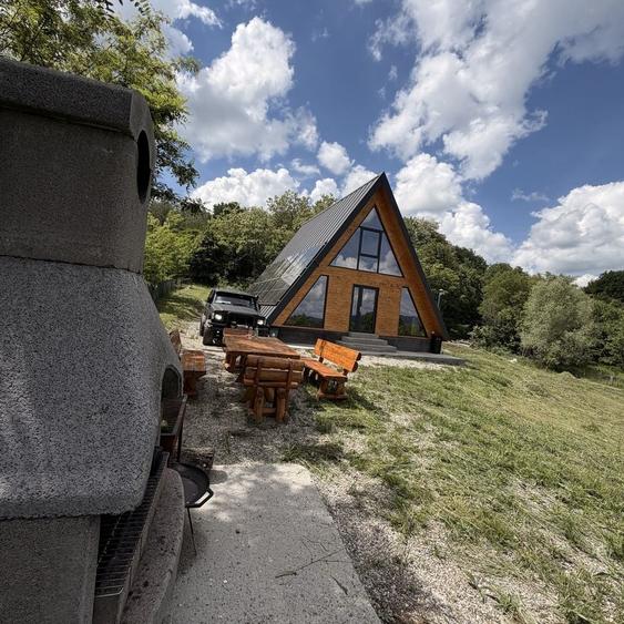 Casă cu 4 camere în Uleni