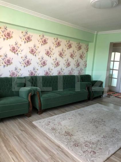 Apartament cu 3 camere decomandat, mobilat în Bartolomeu
