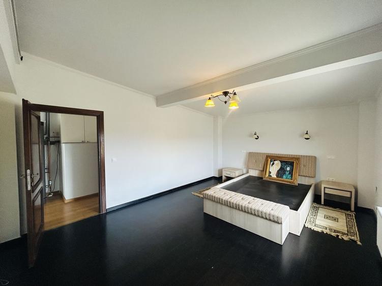 Apartament cu 4 camere în Hipodrom 1