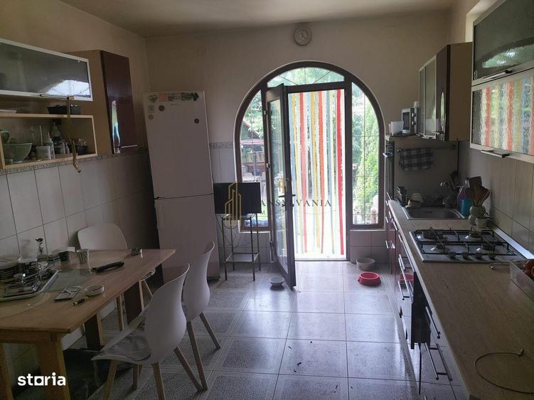Casă cu 4 camere cu Canalizare în Ultracentral