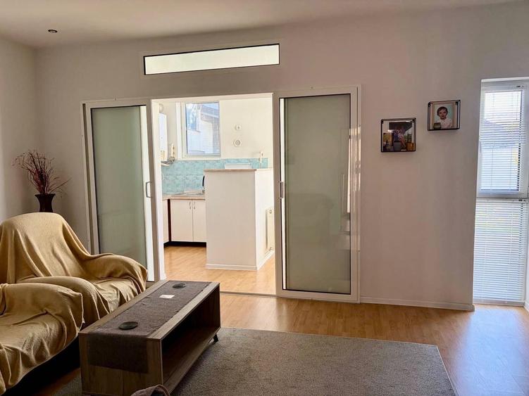 Casă cu 4 camere în Central