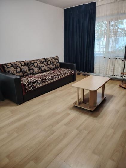 Casă cu 2 camere decomandat în Rahova