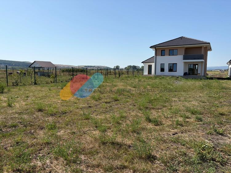 Casă individuală cu 4 camere cu Canalizare în Jucu de Mijloc