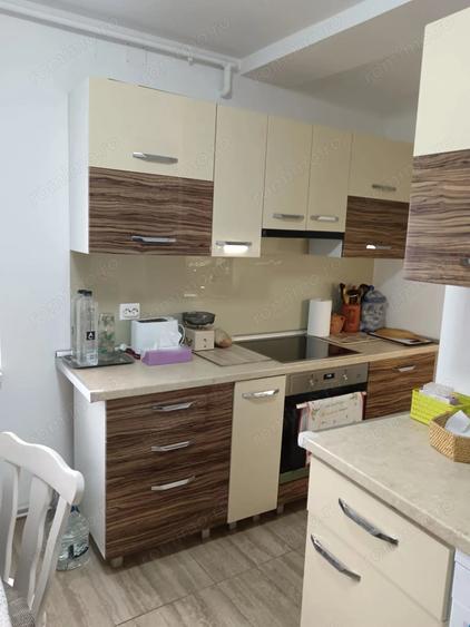Apartament cu 3 camere decomandat în Odobescu