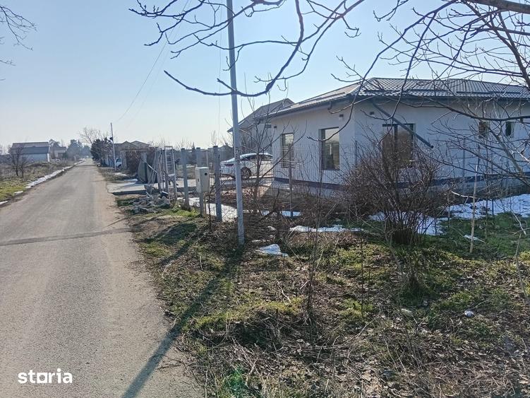Casă cu 3 camere cu Teren 518 Mp în Adunații-Copăceni