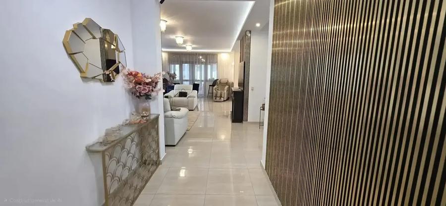 Casă individuală cu 5 camere cu Canalizare în Vest