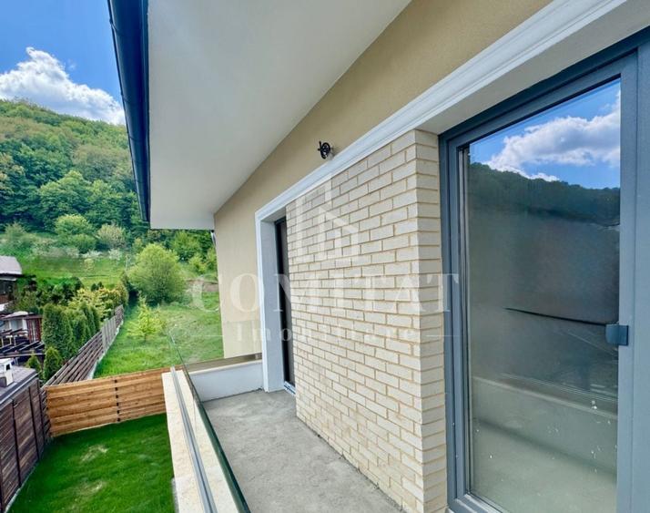 Duplex cu 4 camere cu Canalizare în Florești