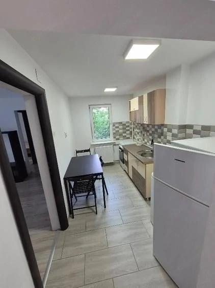 Apartament cu 2 camere semidecomandat în Socului