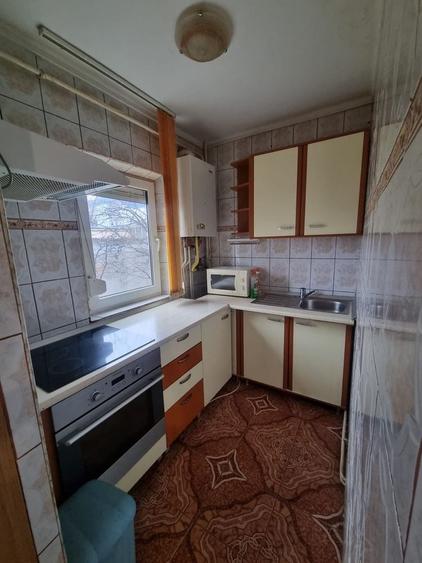Garsonieră decomandată în Central
