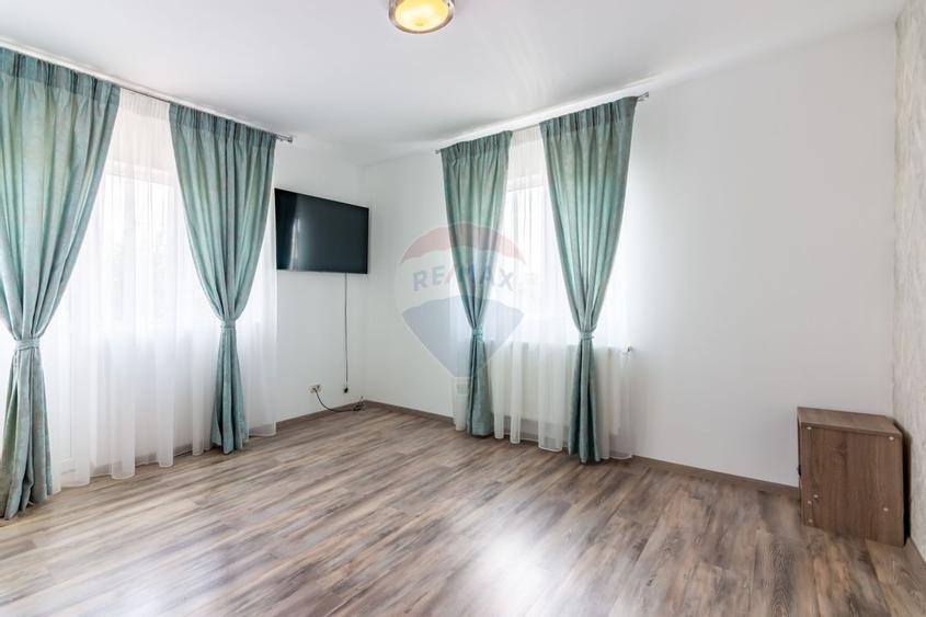 Casă individuală cu 5 camere cu Teren 498 Mp în Tântava