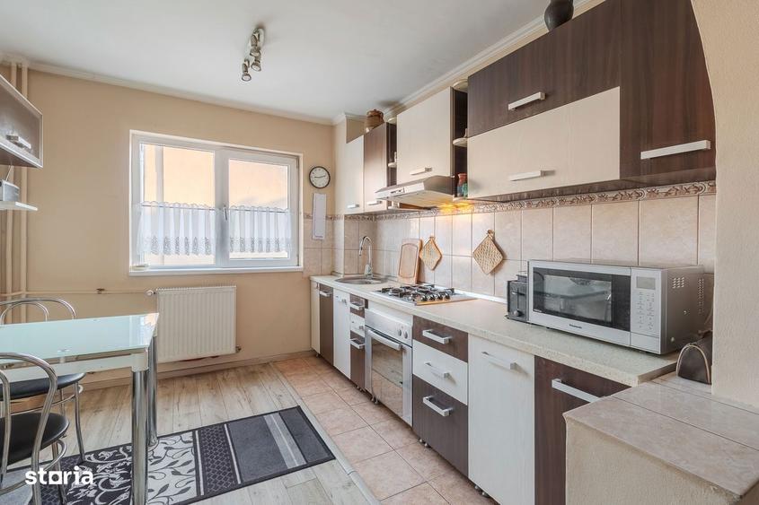 Apartament cu 3 camere în Iosia