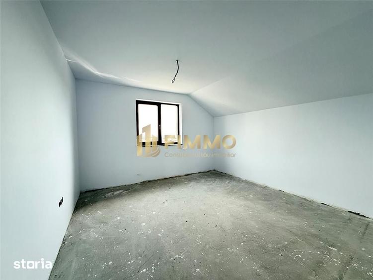 Casă cu 6 camere cu Teren 400 Mp în Ipotești
