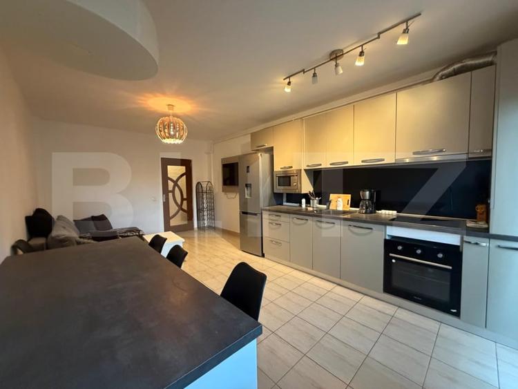 Apartament cu 2 camere semidecomandat, mobilat în Florești
