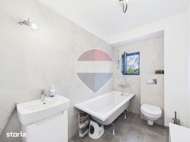 Casă cu 6 camere cu Teren 567 Mp în Gruiu