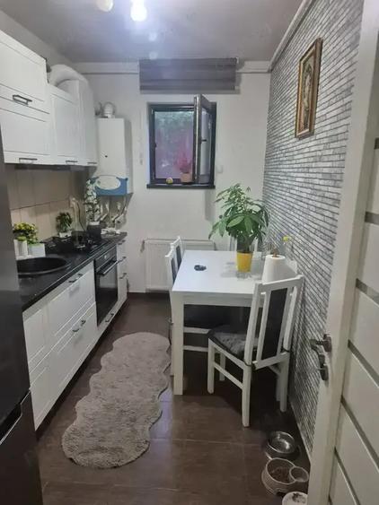 Apartament cu 2 camere decomandat, mobilat în Apărătorii Patriei