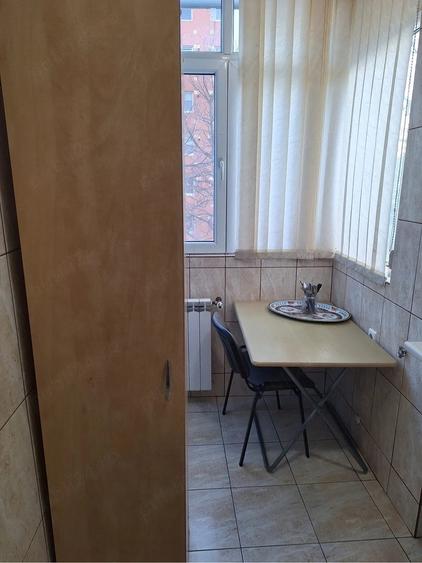 Garsonieră decomandată în Baba Novac