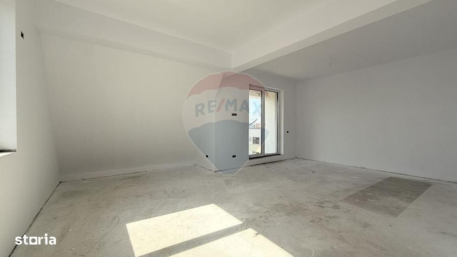 Casă cu 4 camere cu Teren 200 Mp în Dobroești