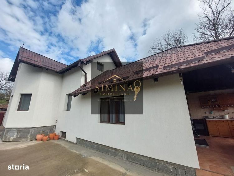 Casă cu 4 camere în Vânători