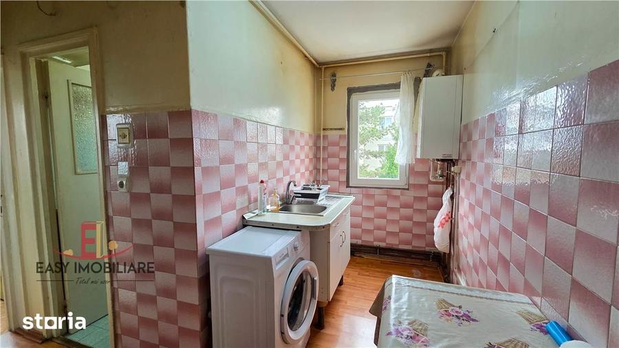 Apartament cu 3 camere decomandat în Dâmbu Pietros