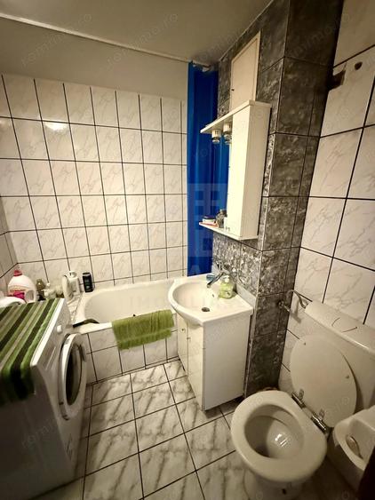 Apartament cu 3 camere decomandat în Craiter
