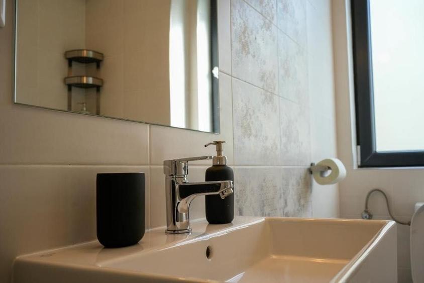 Apartament cu 2 camere decomandat în Parcul Carol