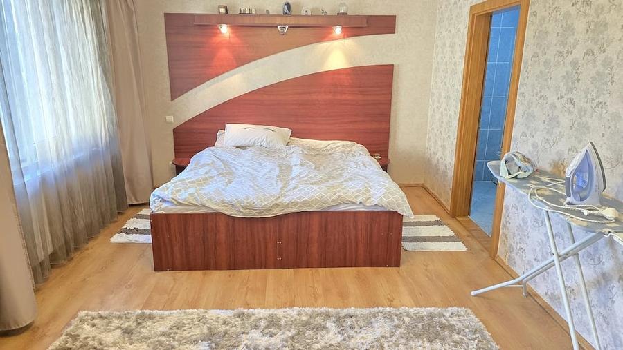 Apartament cu 3 camere decomandat în Dorobanți