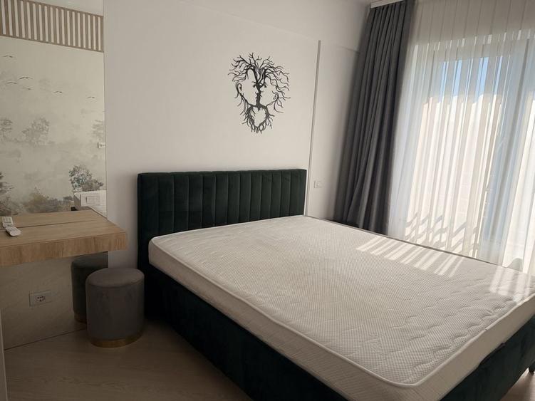 Apartament cu 3 camere în Văcăresti
