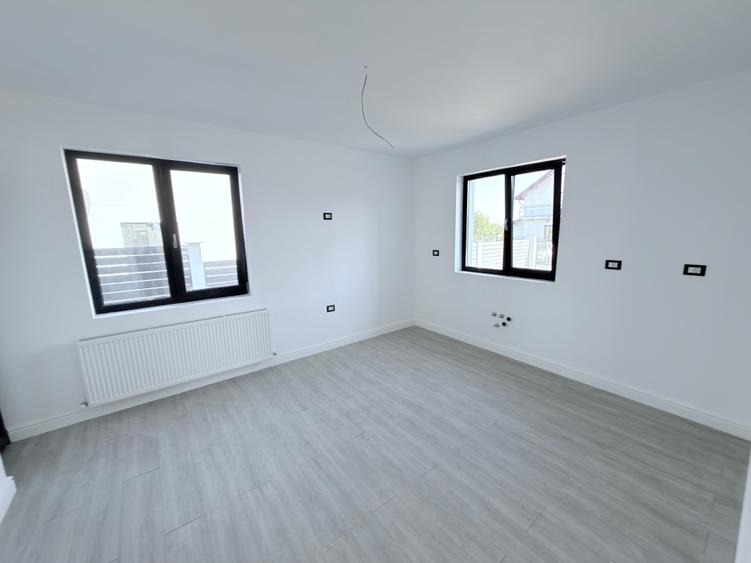Casă individuală cu 4 camere cu Teren 400 Mp în Central