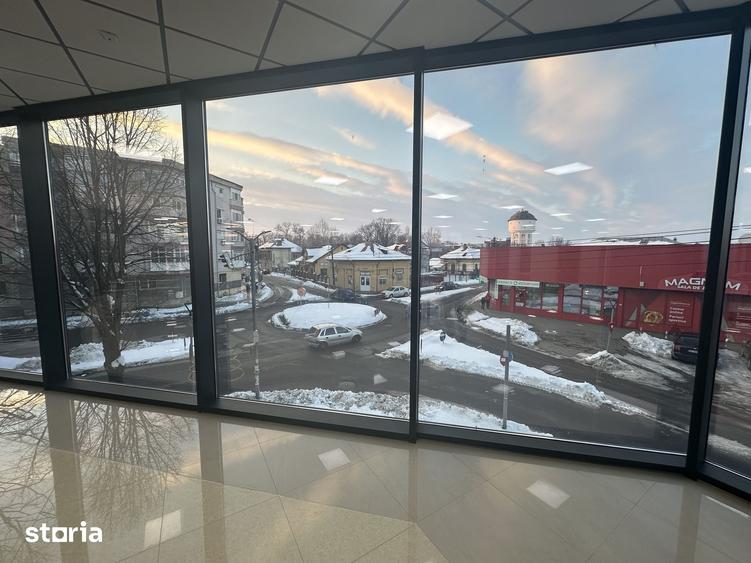 Spațiu comercial, de 3,600 mp, în Ultracentral