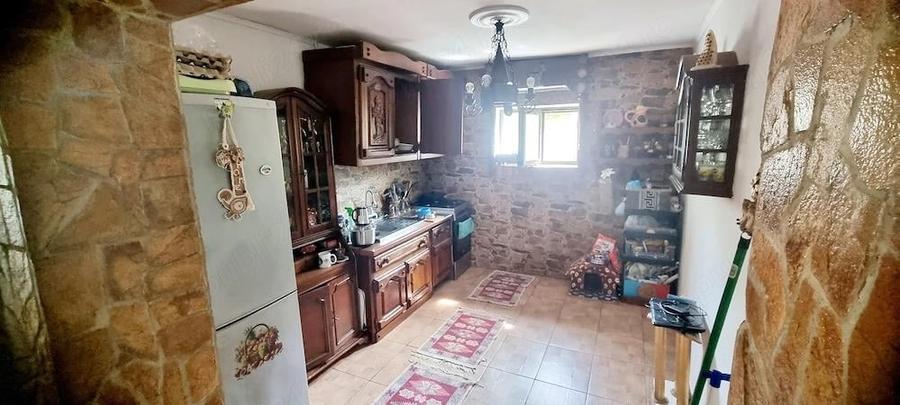 Casă individuală cu 3 camere cu Teren 1400 Mp în Bariera Vâlcii