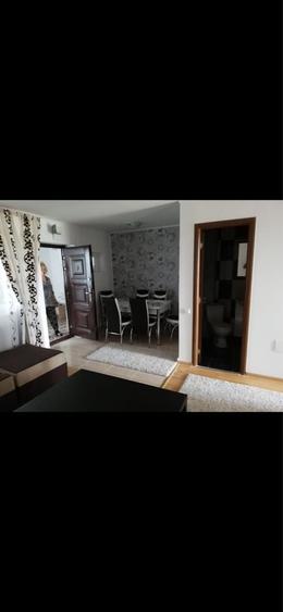 Apartament cu 3 camere decomandat în Glina