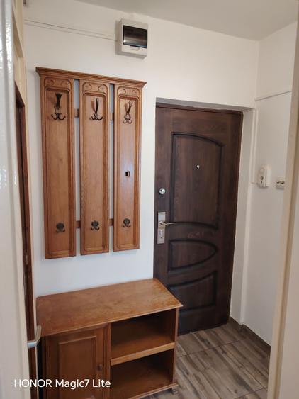 Garsonieră decomandată în Dâmbu Pietros