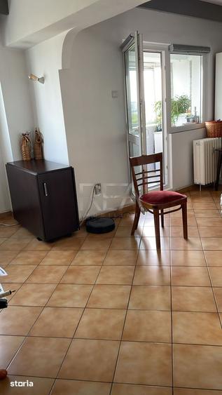 Apartament cu 4 camere decomandat, mobilat în Crângași