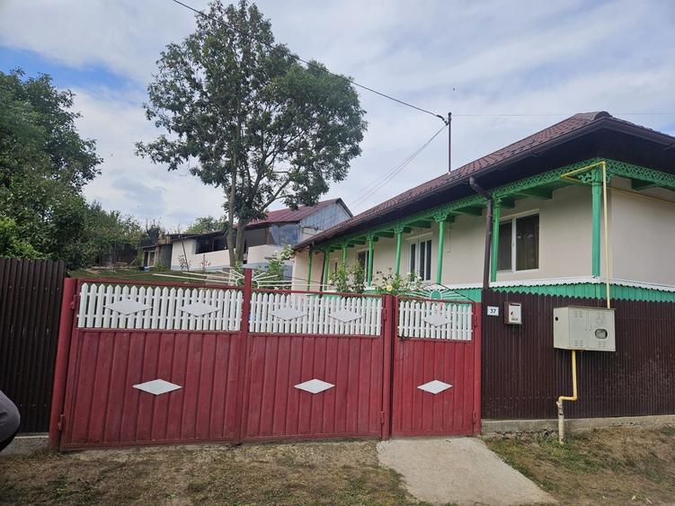 Casă cu 3 camere în Secuia