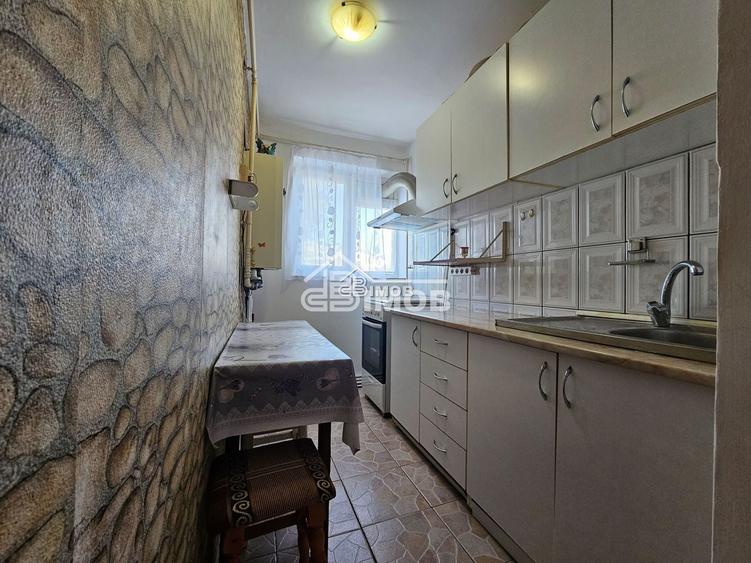 Apartament 3 camere, Micro 6 – etaj 1, centrală proprie, mobilat - 8
