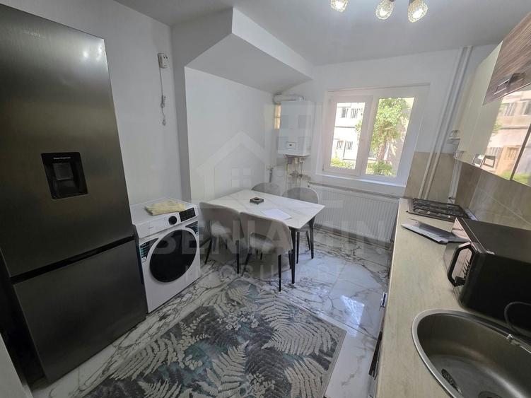 Apartament cu 2 camere semidecomandat în Brazda lui Novac