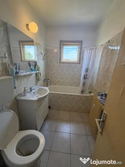 Apartament cu 3 camere decomandat în 1 Mai