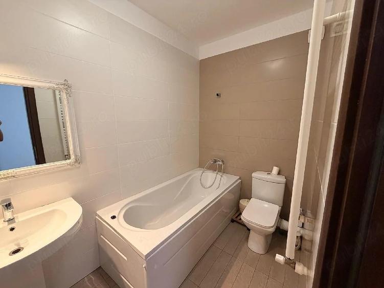 Apartament cu 3 camere decomandat în Apărătorii Patriei