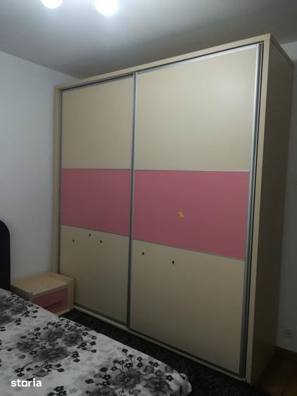Apartament cu 4 camere decomandat în 1 Decembrie