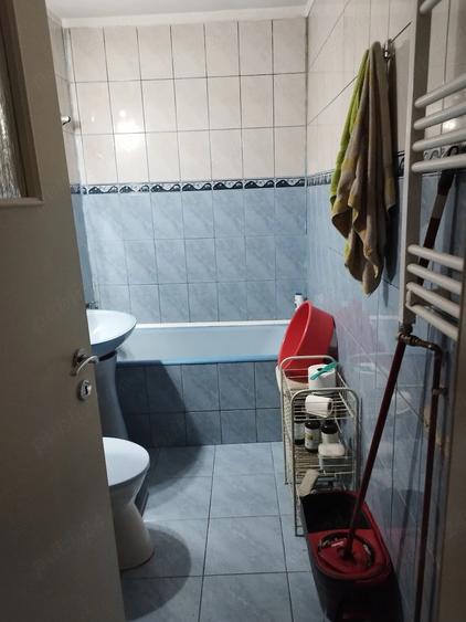 Apartament cu 3 camere semidecomandat în Rogerius
