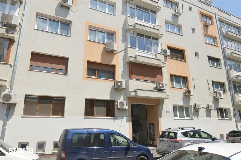 Apartament cu 3 camere în Victoriei