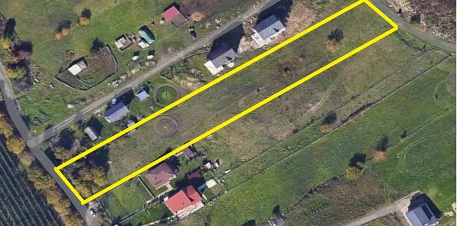 Teren de 4600 mp, în Iris