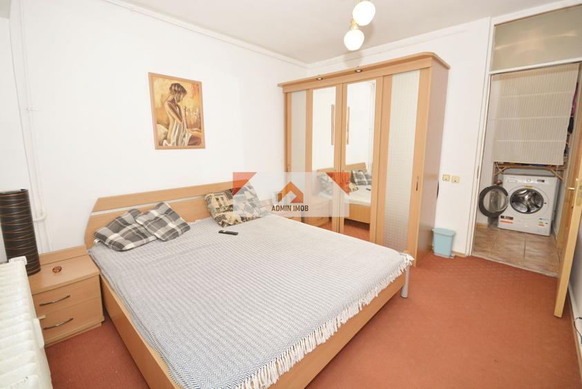 Apartament cu 3 camere în Drumul Taberei